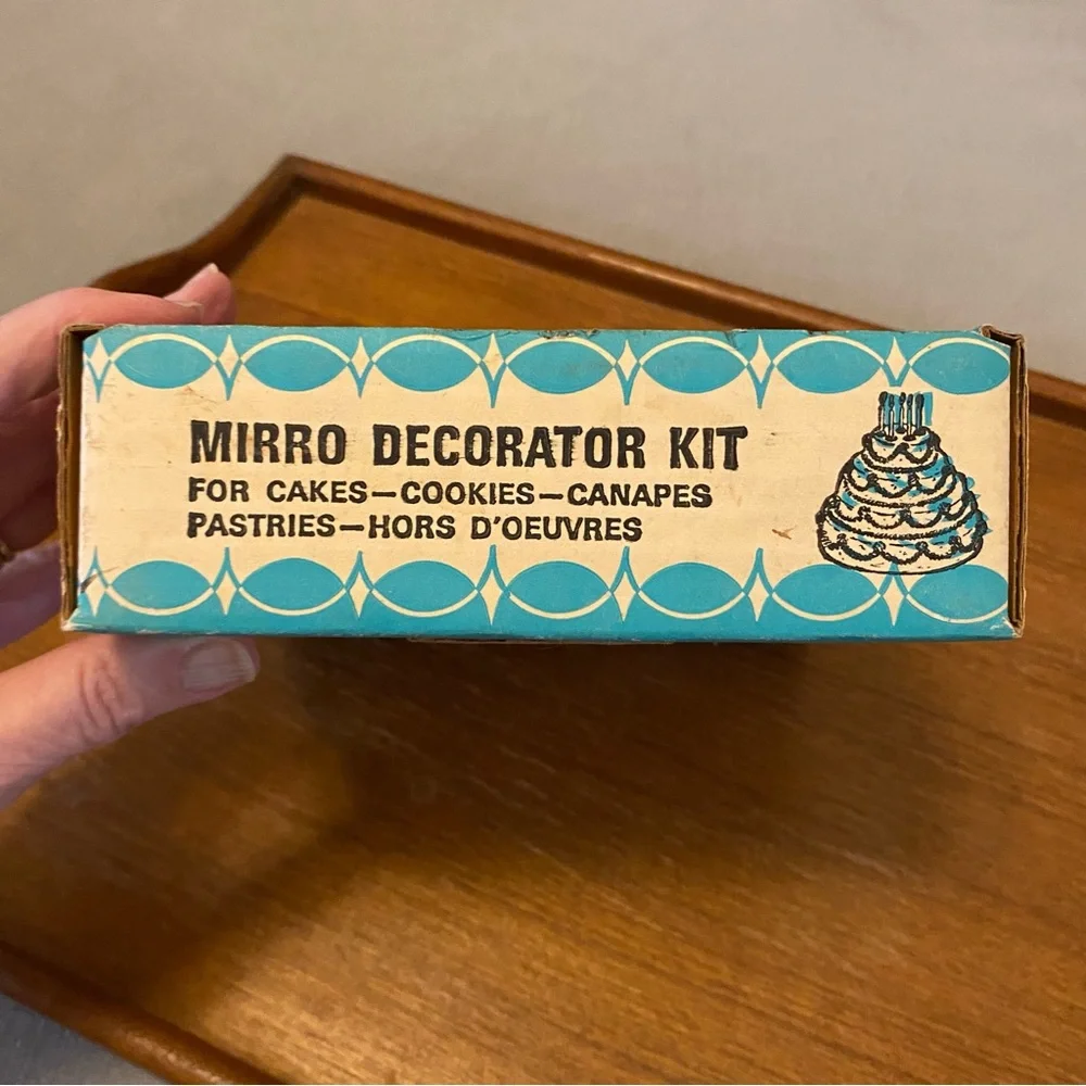 NIB Mirro Decorator Kit - Vintage!